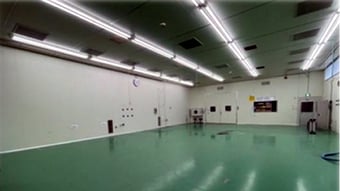 八ヶ岳工場クリーンルーム　クラス1000（W10.8m×L15.4m×H4.0m）