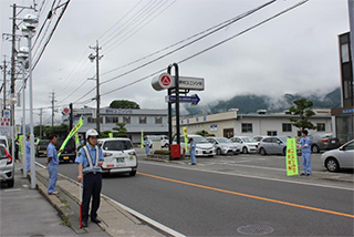 交通安全啓発活動を実施